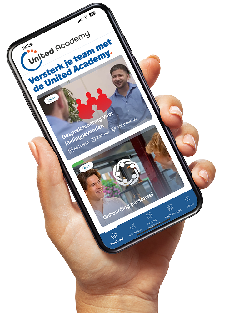 UR_Hand-met-mobiel_gespiegeld