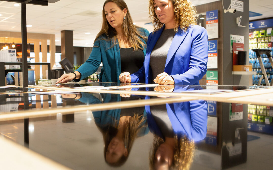 Afbeelding | Adviesgesprek verkoopmedewerker en klant
